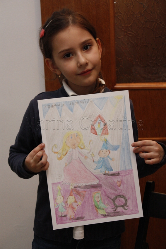 Gather microscopic shaver Grup 6-8 ani, Desen Creioane Colorate – Coperta de carte , Ioana. - Pictor  Marina Capaţîna