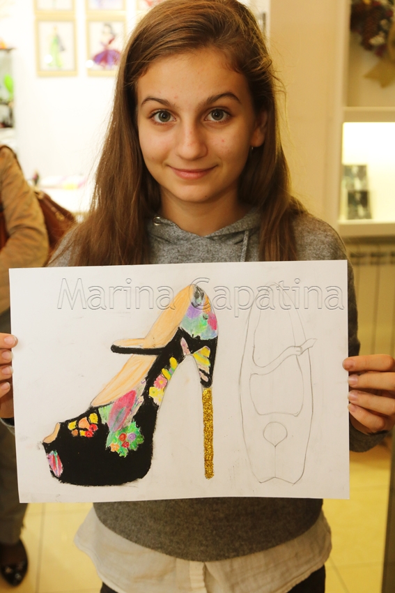 course Exclusive Tear Design Vestimentar, Pantofi cu imprimeu – Desen in pastel cretat, Ariana -  Pictor Marina Capaţîna