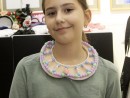 Design Vestimentar Colier cusut cu margele Ioana1 130x98 Atelier design vestimentar, Copii 8 18 ani